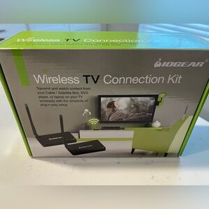 IOGEAR Wireless HDMI TV Connection Kit (Model GWHDKIT11). Good Condition!